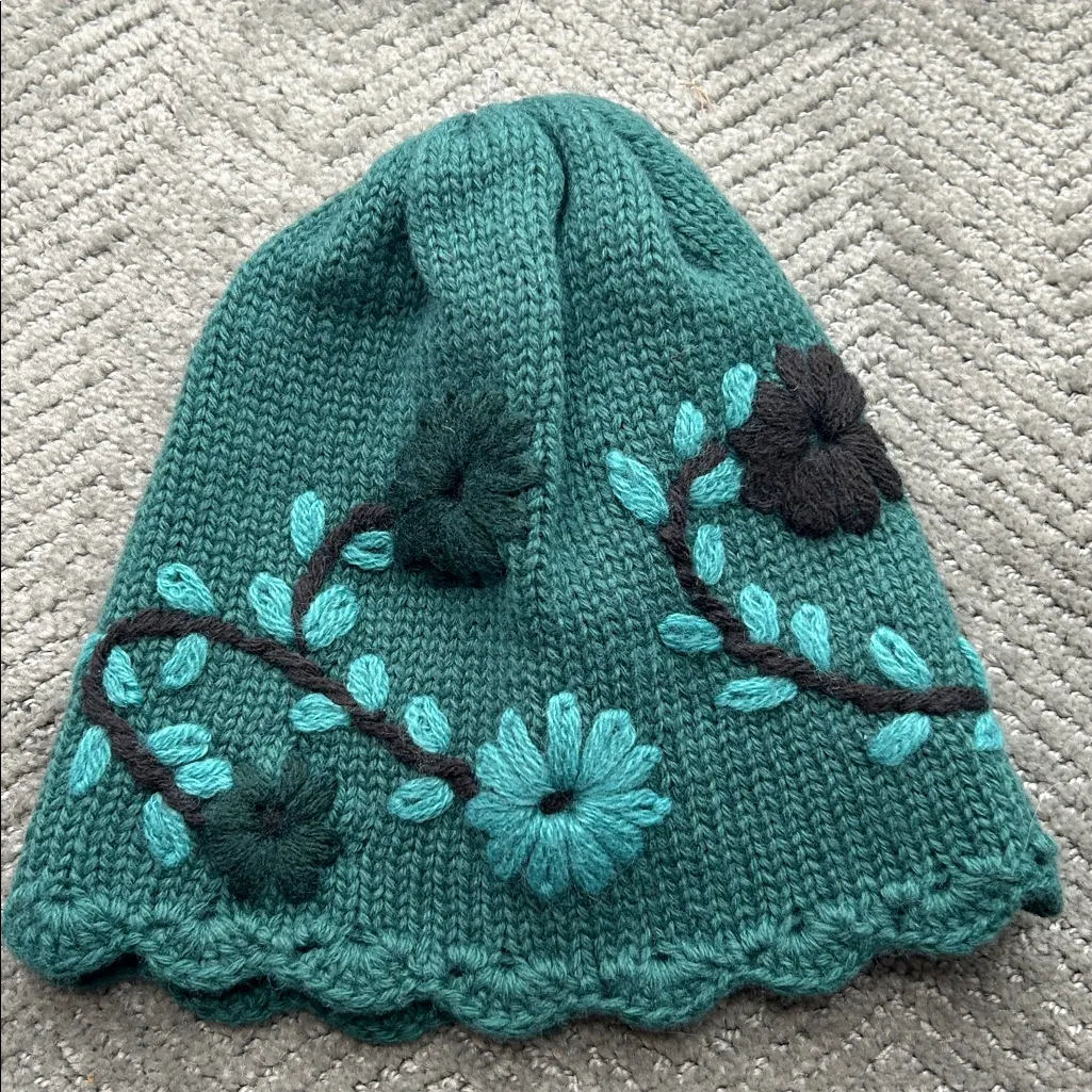 Patagonia Women’s Merino Wool Knit Beanie Floral One Size - Image 4