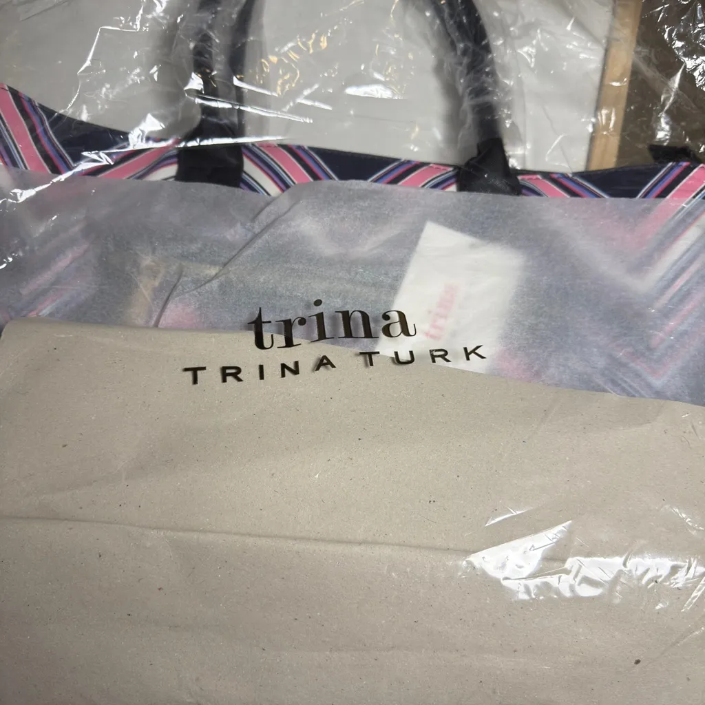 Kate Spade Large Vibrant Chevron Tote in Pink, Purple, and Navy - Image 5