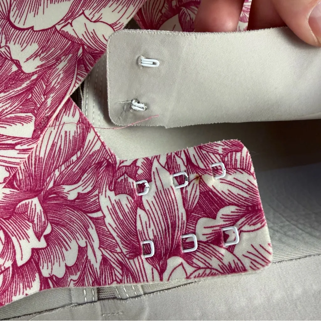 Lululemon Athletica 34E 34DD Enlite Sports Bra Floral Bloom Pink Ultralu EUC - Image 6