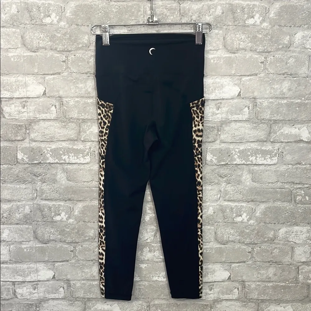 ZYIA Leopard Print Black Leggings - Image 3