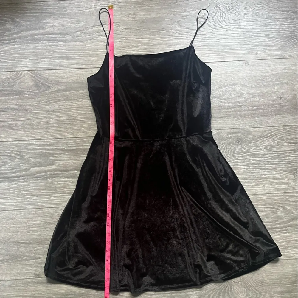 Urban Outfitters Little Black Velvet Spaghetti Strap Mini Dress Size M - Image 4