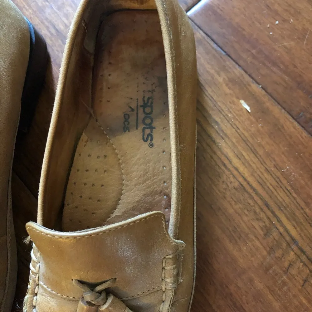 Soft Spots Loafers Tan Size 8 - Image 3