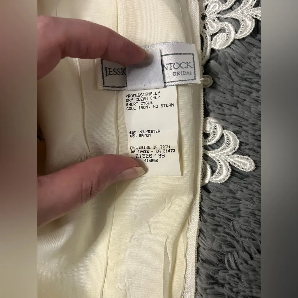 Jessica McClintock Vintage Women’s Off The Shoulder Lace Wedding Dress Size 7/8 - Image 10