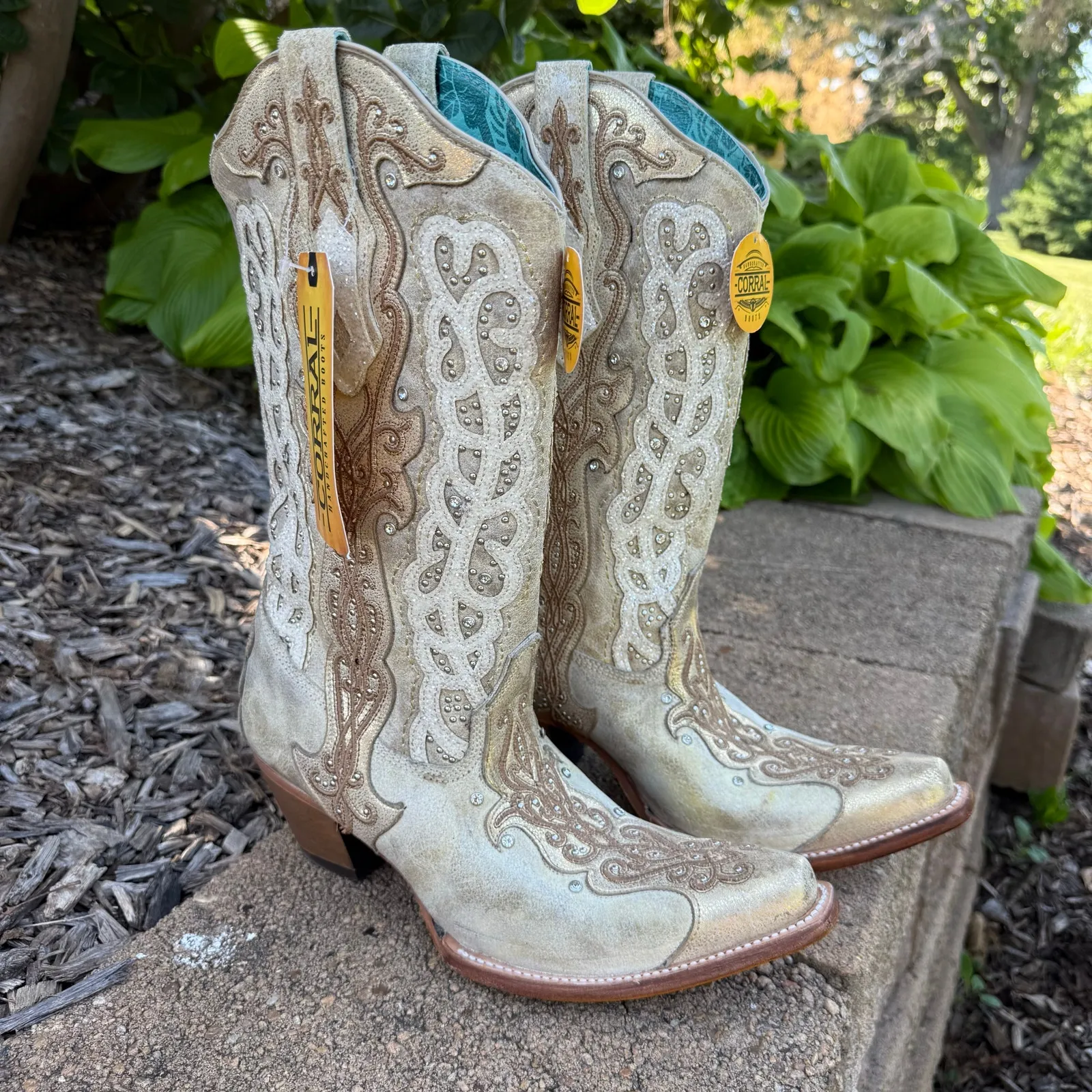 Corral Women's Gold Bone Overlay Crystal Embellished Cowgirl Boots Size 10.5 - Image 2