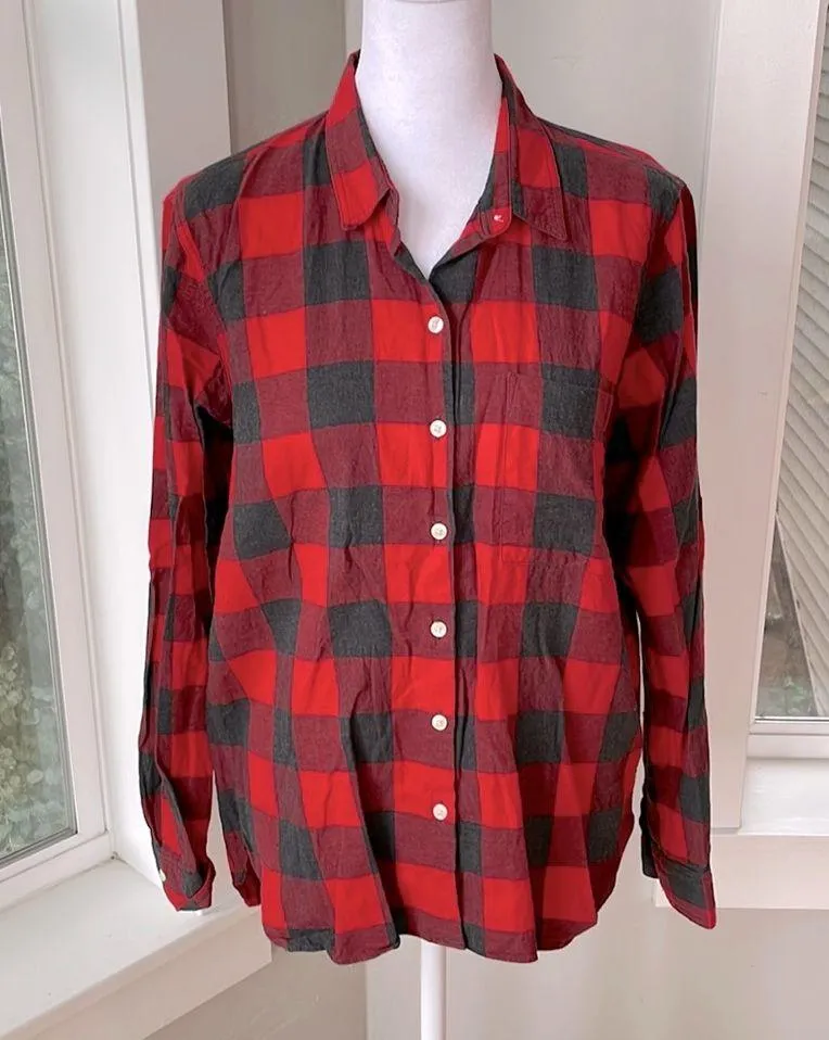 GAP Red Charcoal Gray Buffalo Plaid Flannel Button Down Shirt Size Small - Image 5