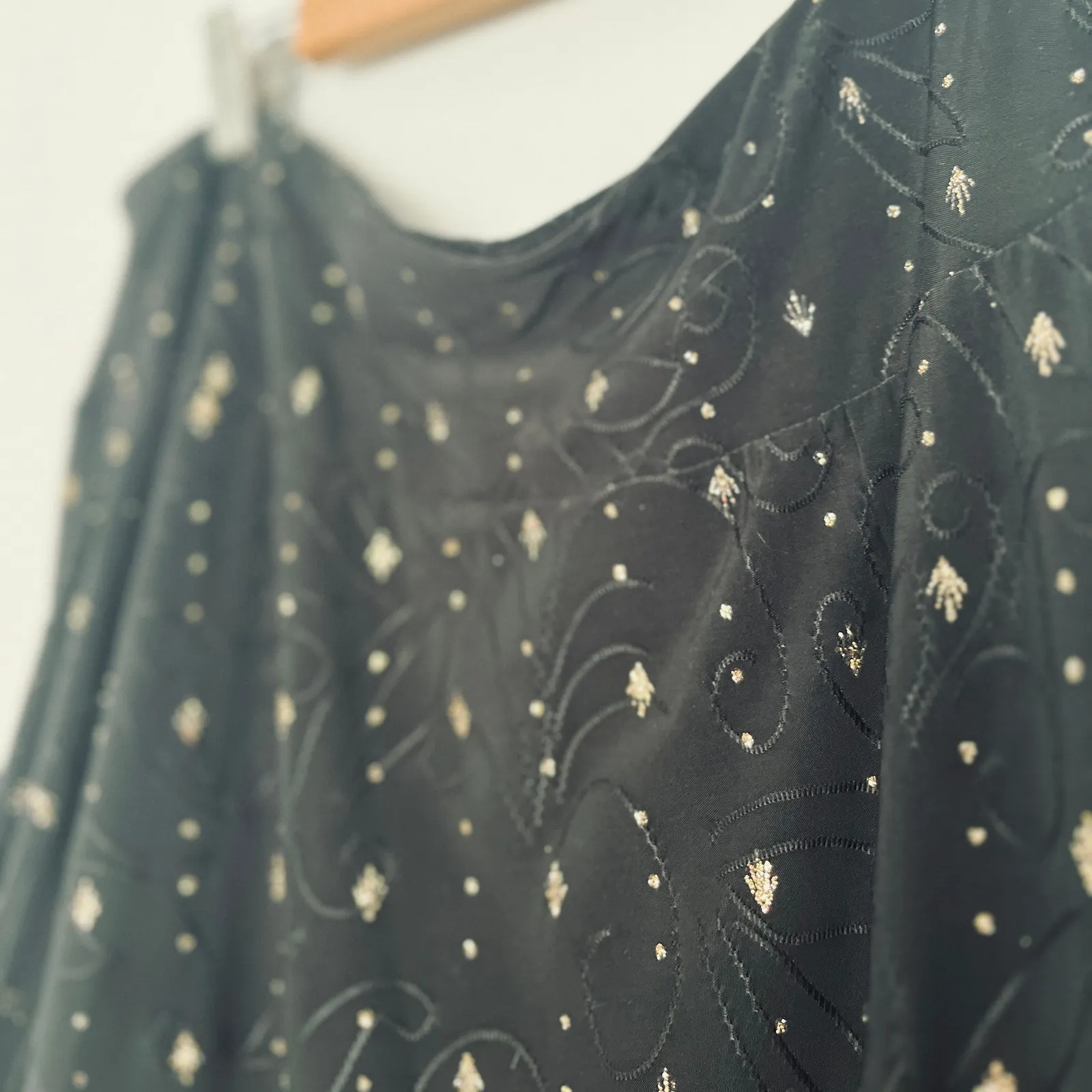 JM Collection | Gold Embroidered Flowy Black Midi Skirt | L | Witchy Whimsigoth - Image 3