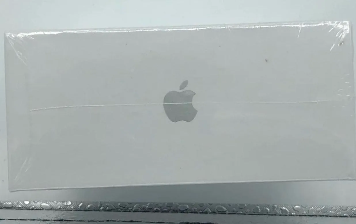 Apple AirPods - Image 3