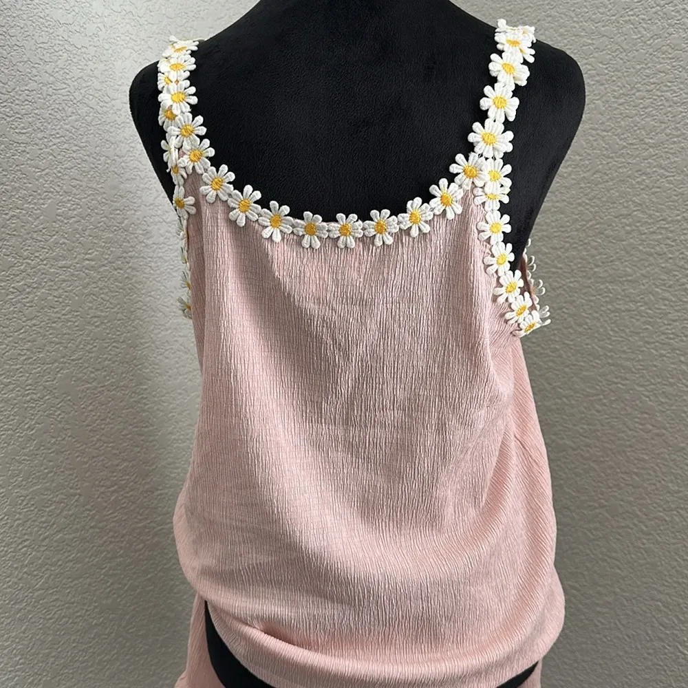 Pink Sleeveless Top and Pajamas Shorts Set with Daisy Trim Size M - Image 3