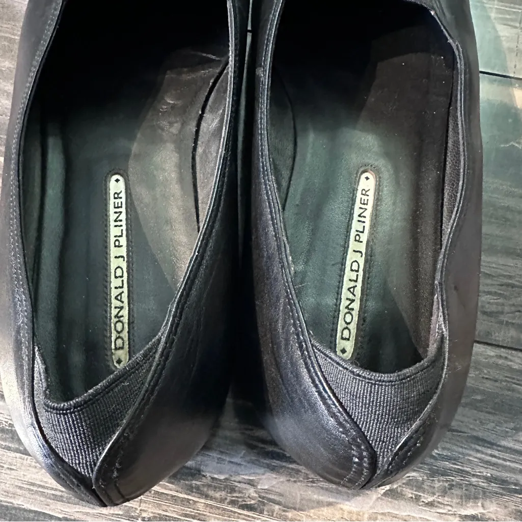 Donald Pliner Renee Black Loafers Flats, Flex Cutout ,‎ Pointed Nose, Size 9.5 M - Image 8
