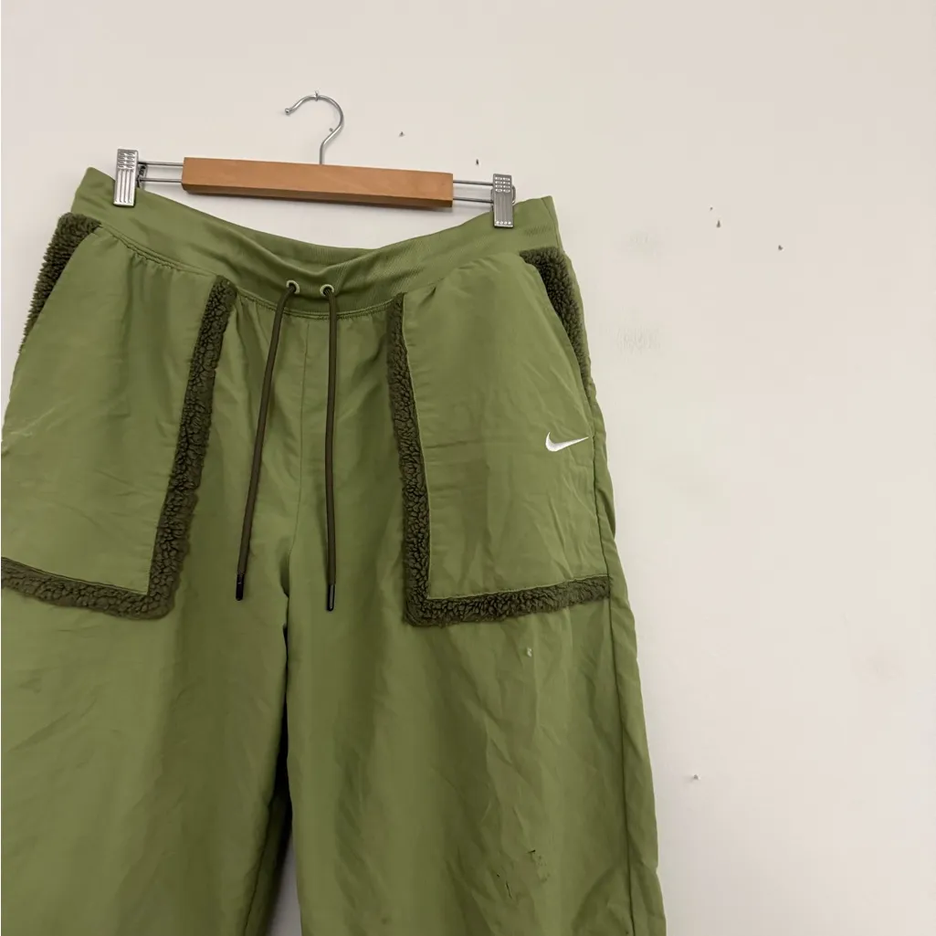 Nike Green Sportswear Essential Woven Jogger Pants, High Waisted - Image 3