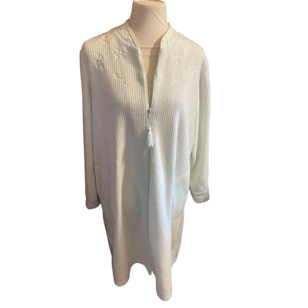 Miss Elaine Petites Quilted 90’s Vintage Zip Robe - Image 2