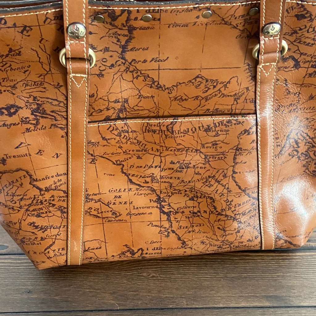 PATRICIA NASH BENVENUTO ITALY
MAP BROWN LEATHER ANTIQUE
BRASS XLARGE TOTE BAG - Image 5