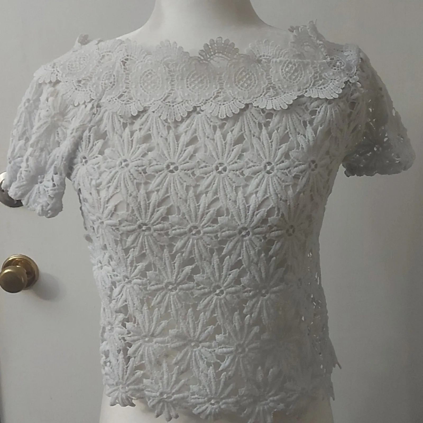 Handmade Vintage White Floral Lace Shirt XS Cottagecore Fairycore Tomatogirl - Image 4