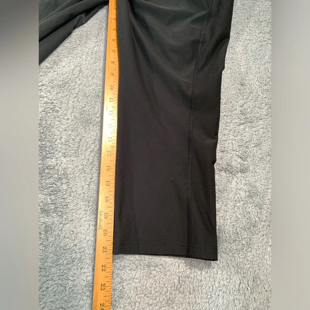 Nike dri-fit Black Capri Leggings - Image 7