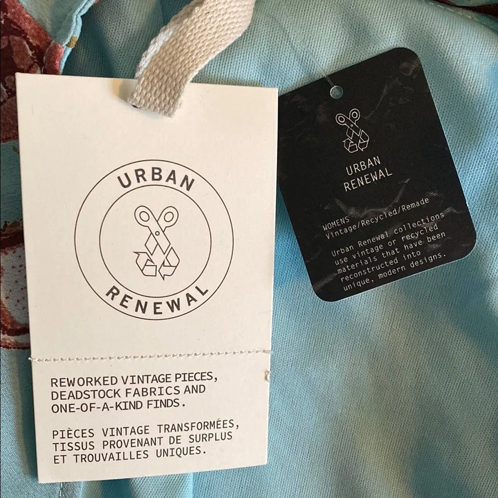 Urban Outfitters Renewal Size Extra Small XS Floral Blue Crop Top New with tag - Image 6