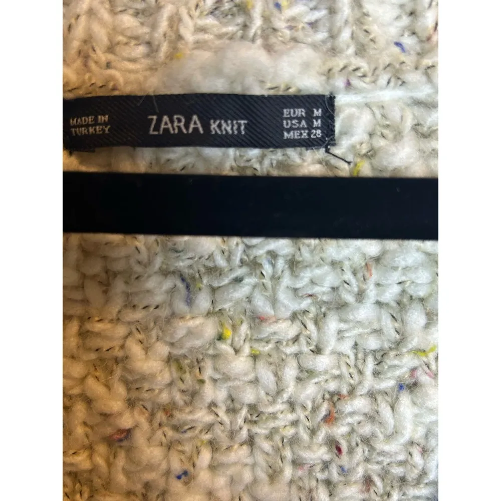 Zara Knit V neck Medium Sweater Oversized Boxy Cream Boho Layering - Image 4