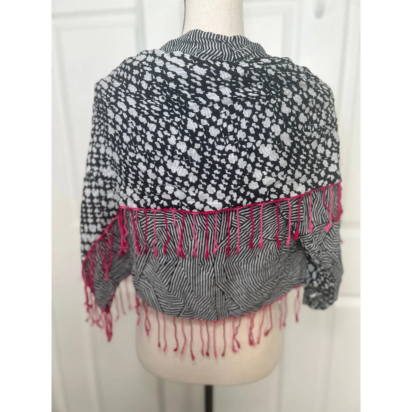 Diane von Furstenberg‎ Silk Black White Pink Tassel Circle Scarf Women's - Image 3