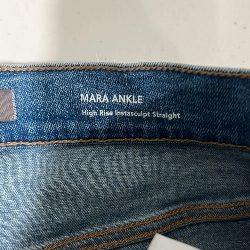 DL1961 Mara Ankle High Rise Instasculpt Straight Jeans Raw Hem Size 28 EUC - Image 10