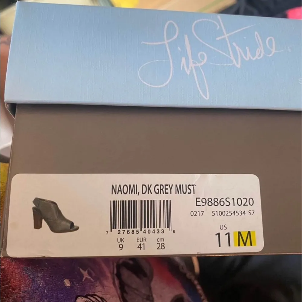 Naomi dark gray life stride size 11 shoes new in box - Image 5