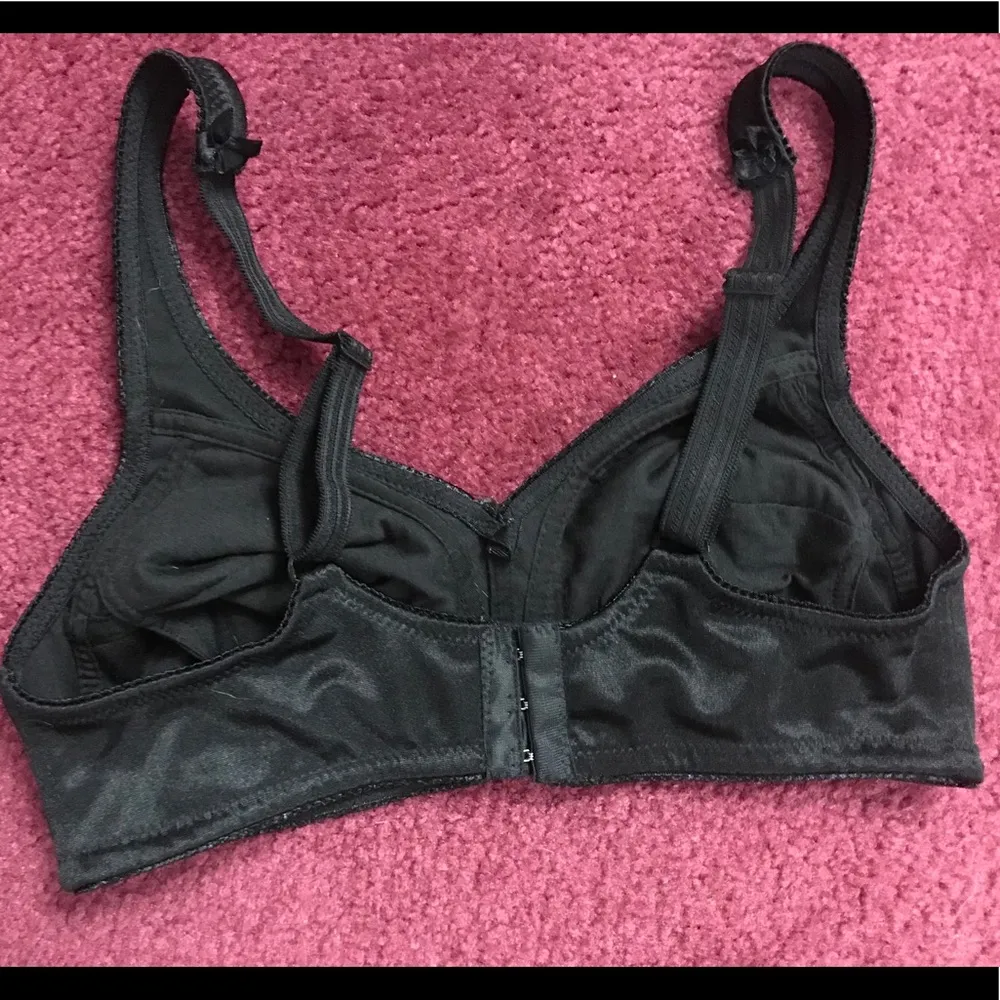 Black floral lace vintage bustier bra Size undefined - Image 5