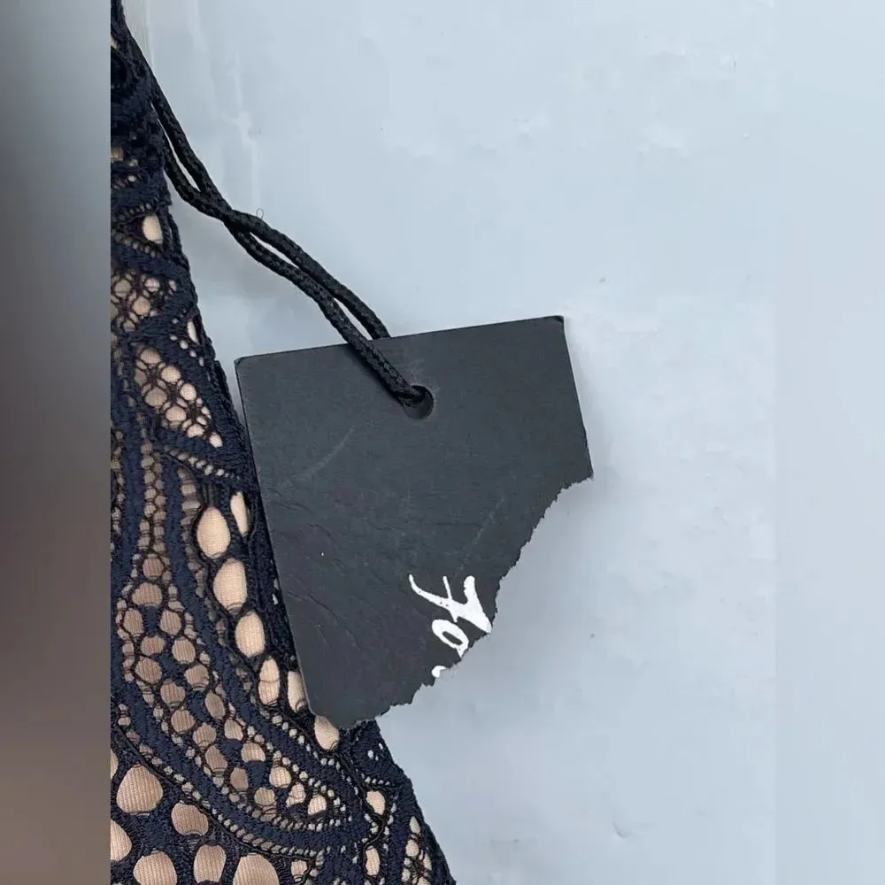 For love and lemons Lace overlay dress size large - Image 7