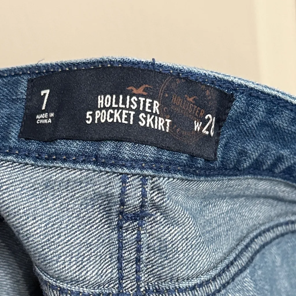 💖 Hollister Y2K Era 5 Pocket Distressed Denim Mini Skirt (circa 2007) - Image 4