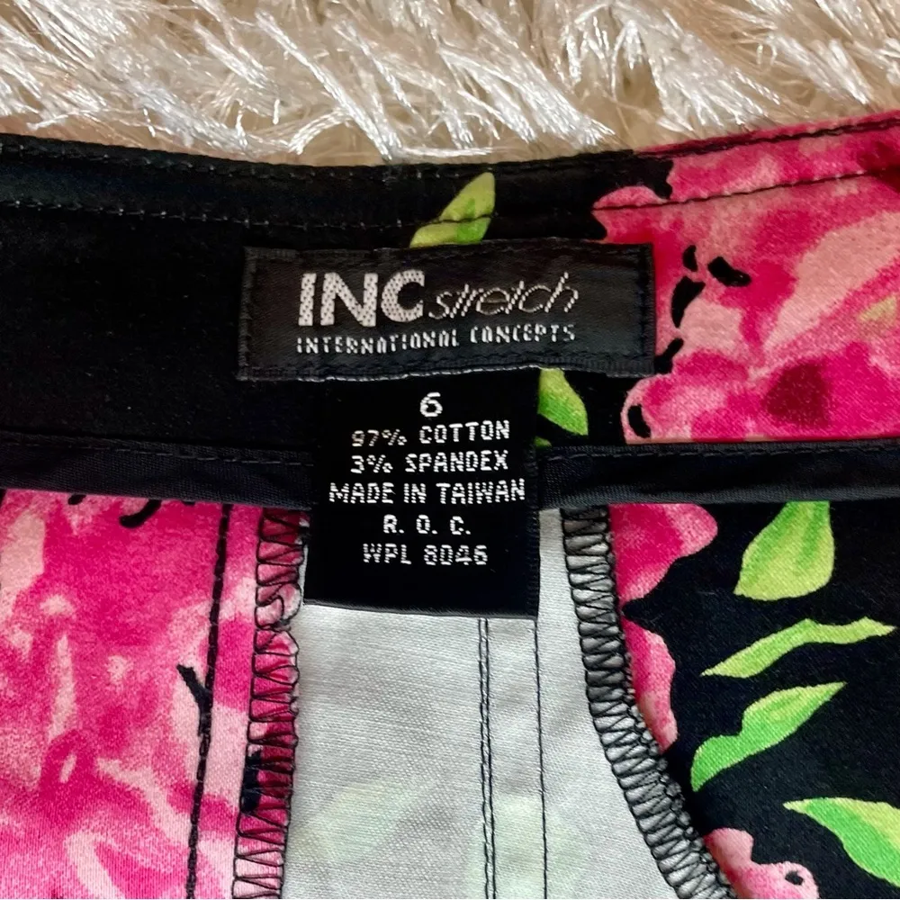 INC Stretch Floral Skirt Black w/ Pink Hydrangeas Box Pleat Skirt Women Size 6 - Image 3