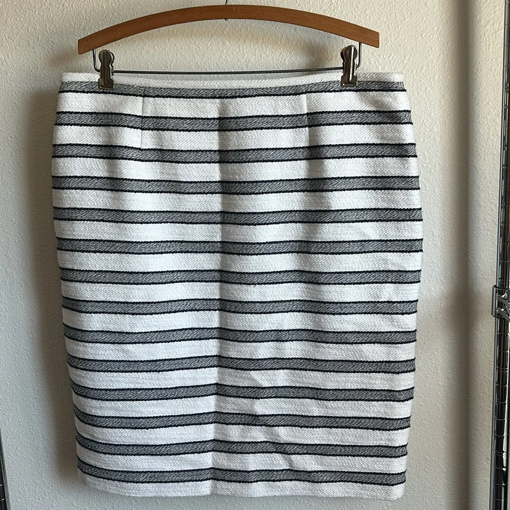 Calvin Klein Skirt - Image 4