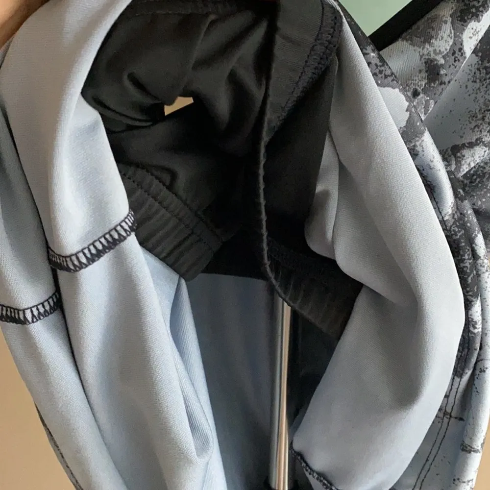 Gray watercolor print work out tank with sports bra - Image 5