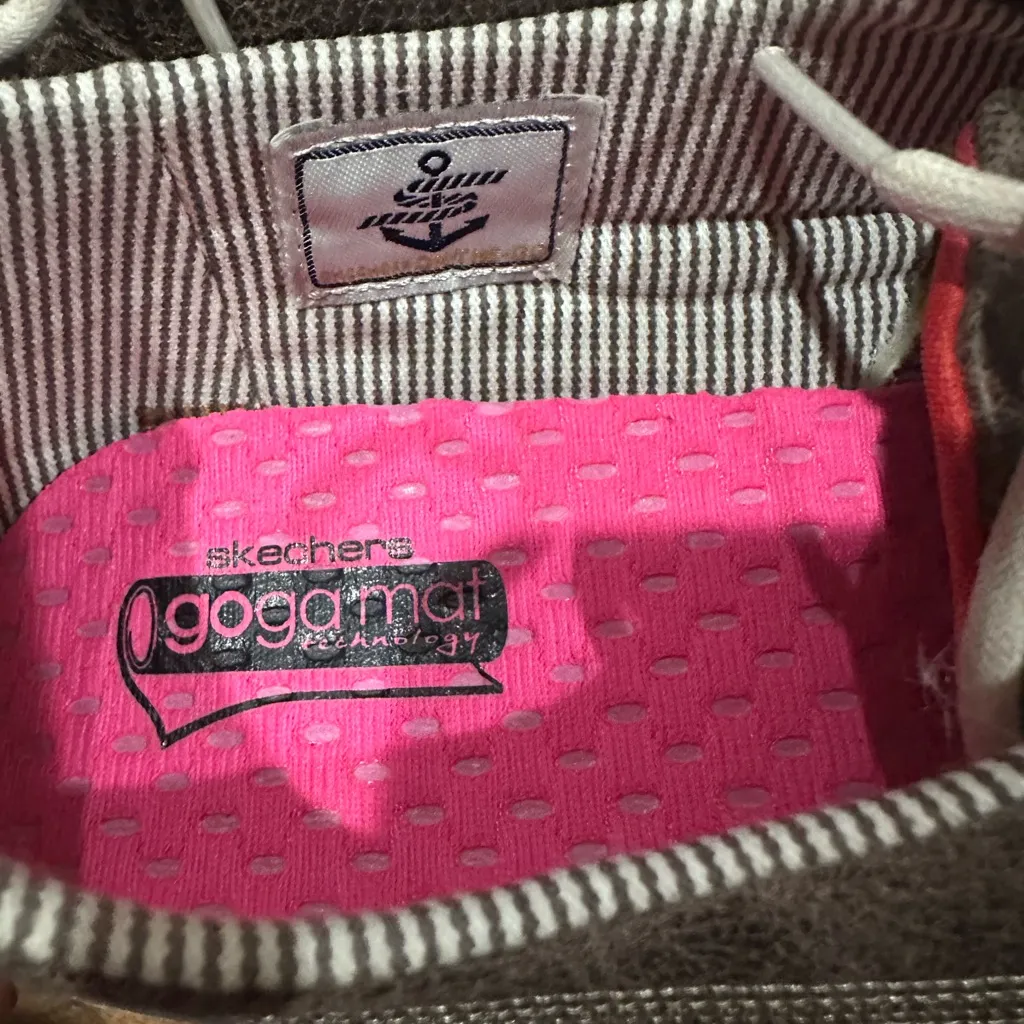 Skechers Red logo and Brown Women's Loafers with Pink Insole - Image 4