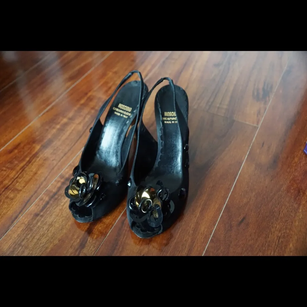 Moschino Black Heels Shoes Sz US 7 EU 37 Elegant - Image 3