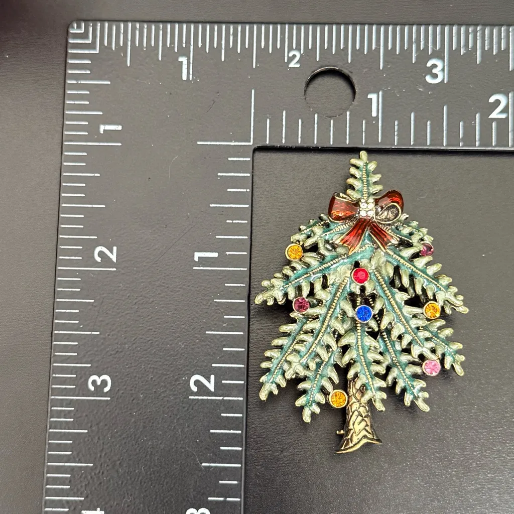 Vintage 2004 AVON 1st Annual Holiday Collectible Enameled Christmas Tree Brooch Green - Image 8