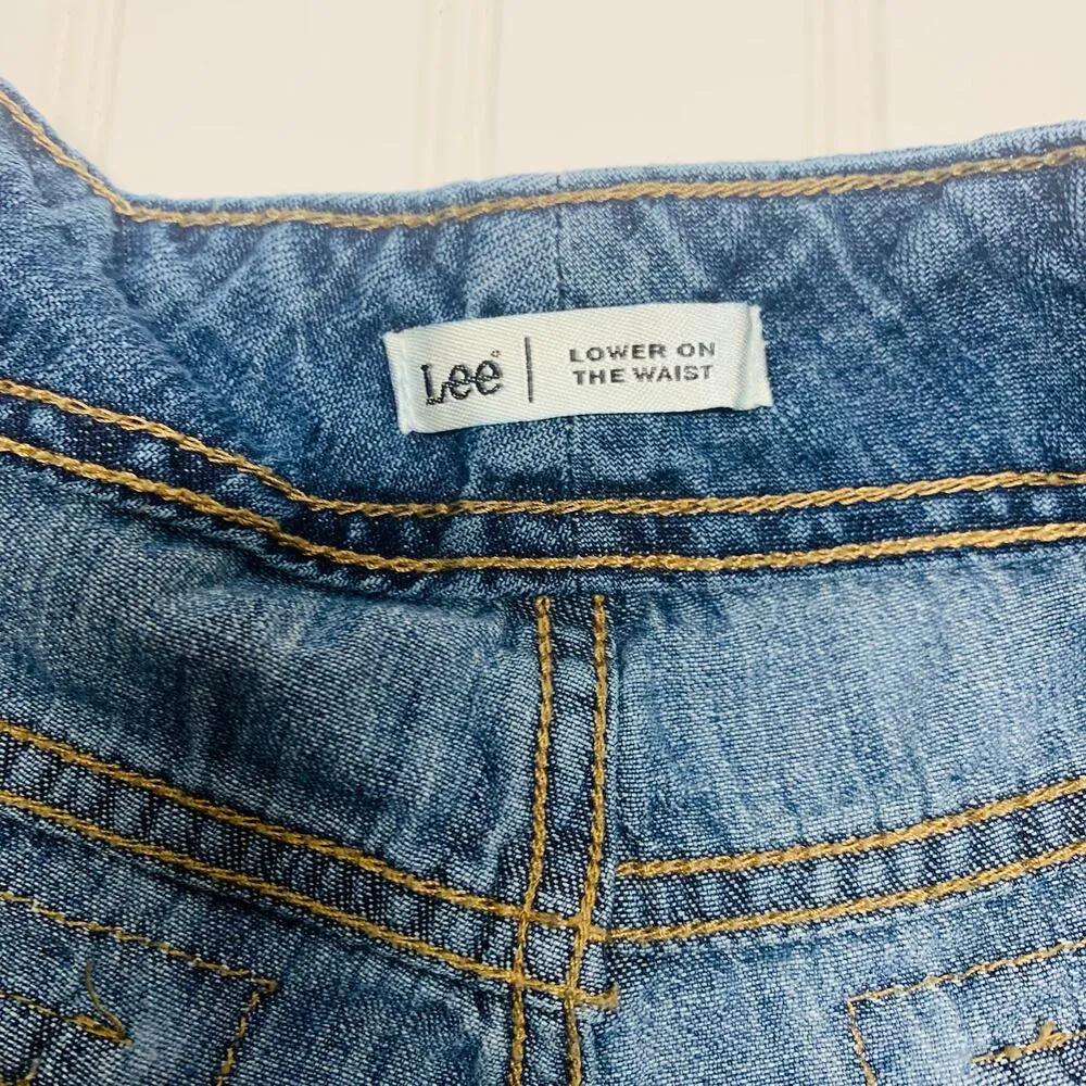 Lee Jeans Jean Shorts Roll Tab Hems Sz 6  32" waist - Image 3