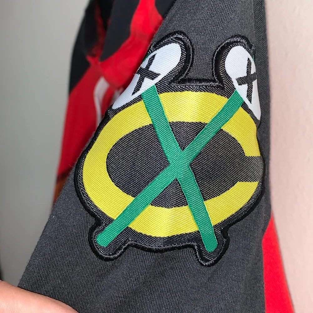 Majestic NHL Chicago Blackhawks women Indian hockey long sleeve shirt sz SMALL - Image 4