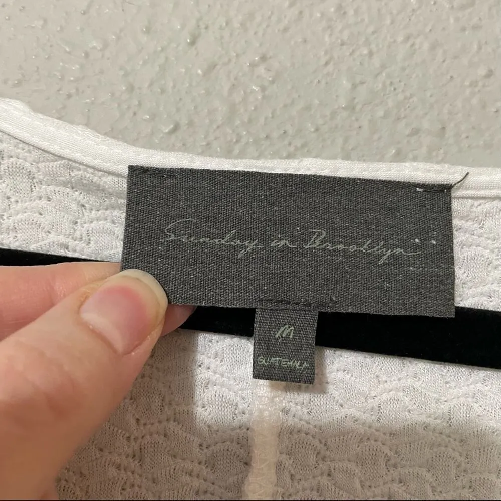 Sunday In Brooklyn White Textured Short Sleeve V Neck Sweater Womens M Top - Image 5