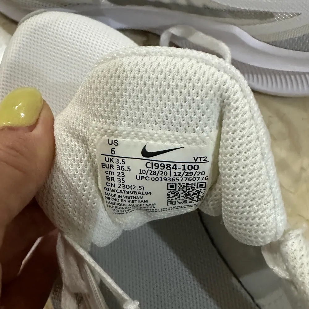 Nike Sneakers - Image 5