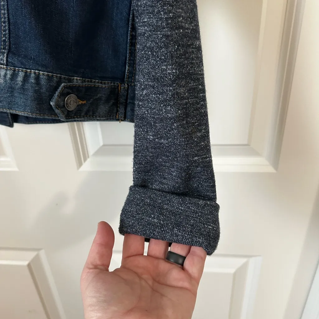 MUDD Denim Jacket Womens M Trucker Sweater Sleeves Hoodie Dark Wash Distressed - Image 10