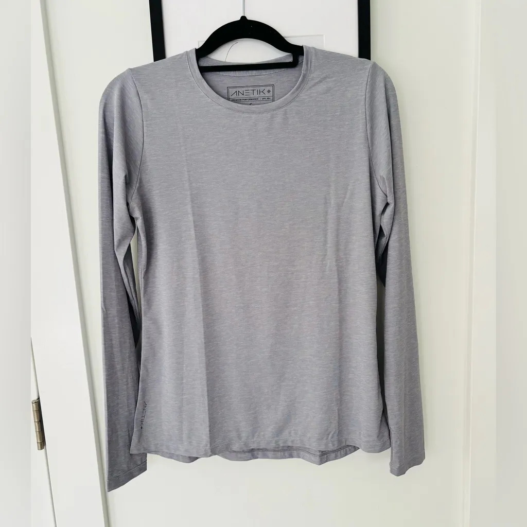 Anetik women's breeze tech long sleeve shirt size small SPF 60 Gray - Image 3