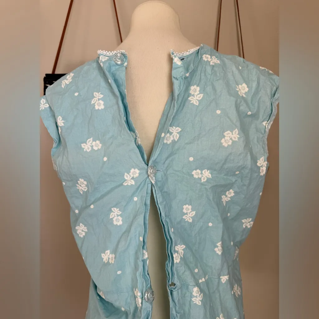 Handmade Non Lou Blue Floral Apron, Pockets White Size M - Image 4