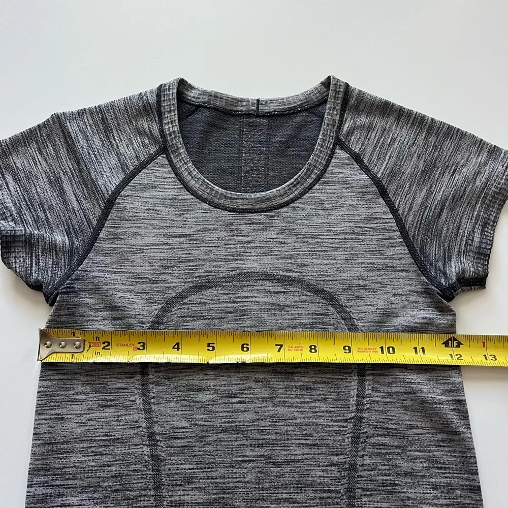 lululemon athletica Swiftly Tech Short Sleeve Ombré -Size 2 - Image 3