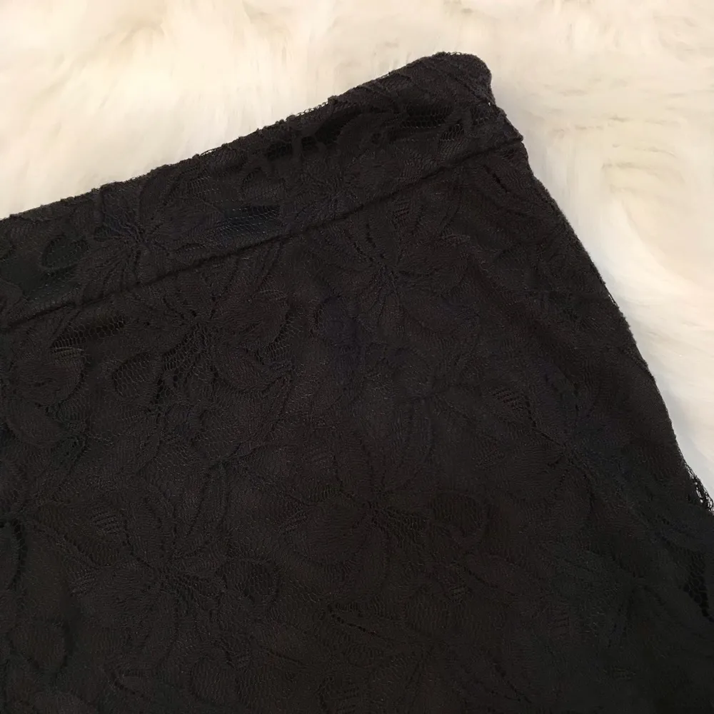 Sunny Leigh black lace pencil skirt Women’s size 4 knee length - Image 2