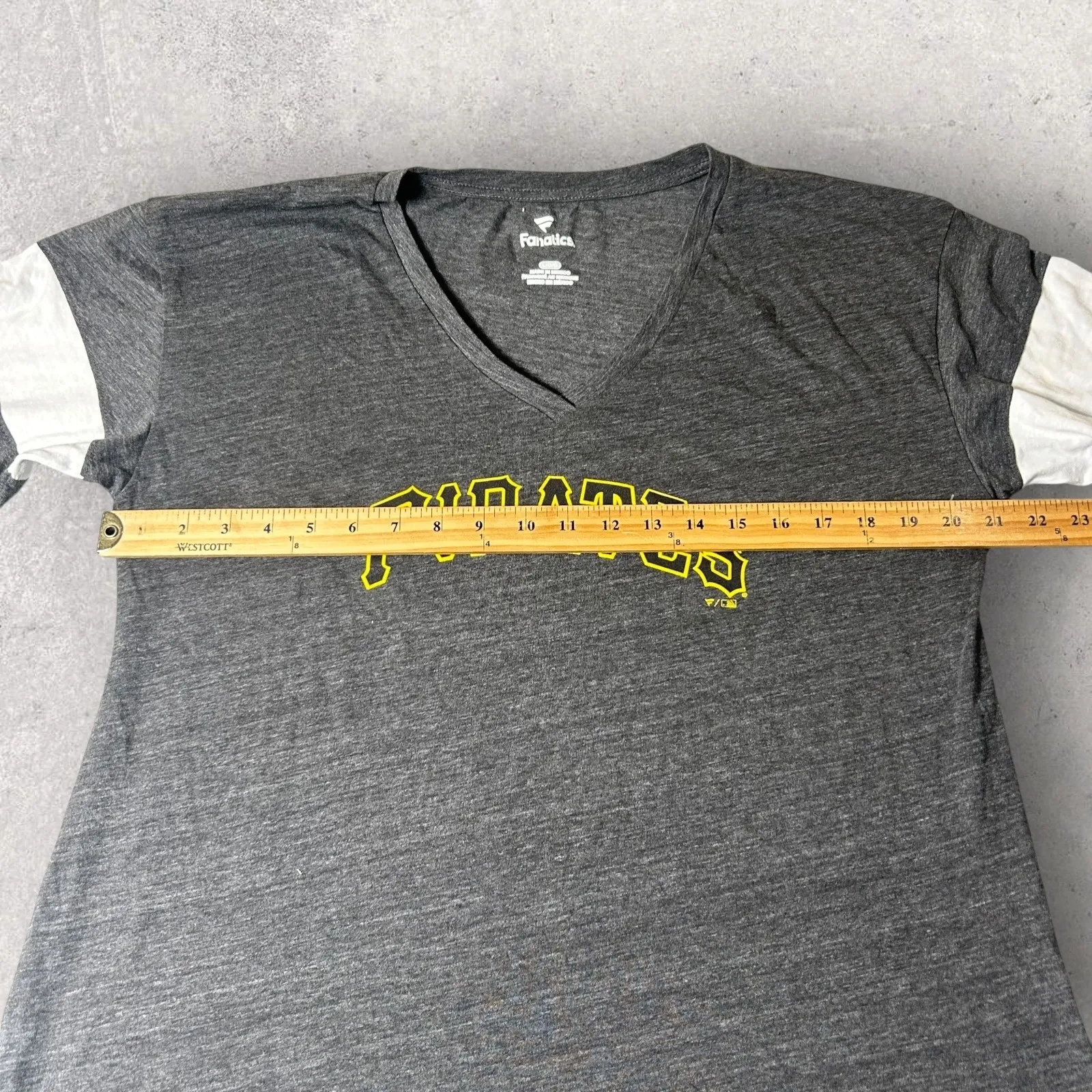 Pittsburg Pirates‎ Baseball T-Shirt Womens L Gray Fanatics V Neck MLB NEW - Image 5