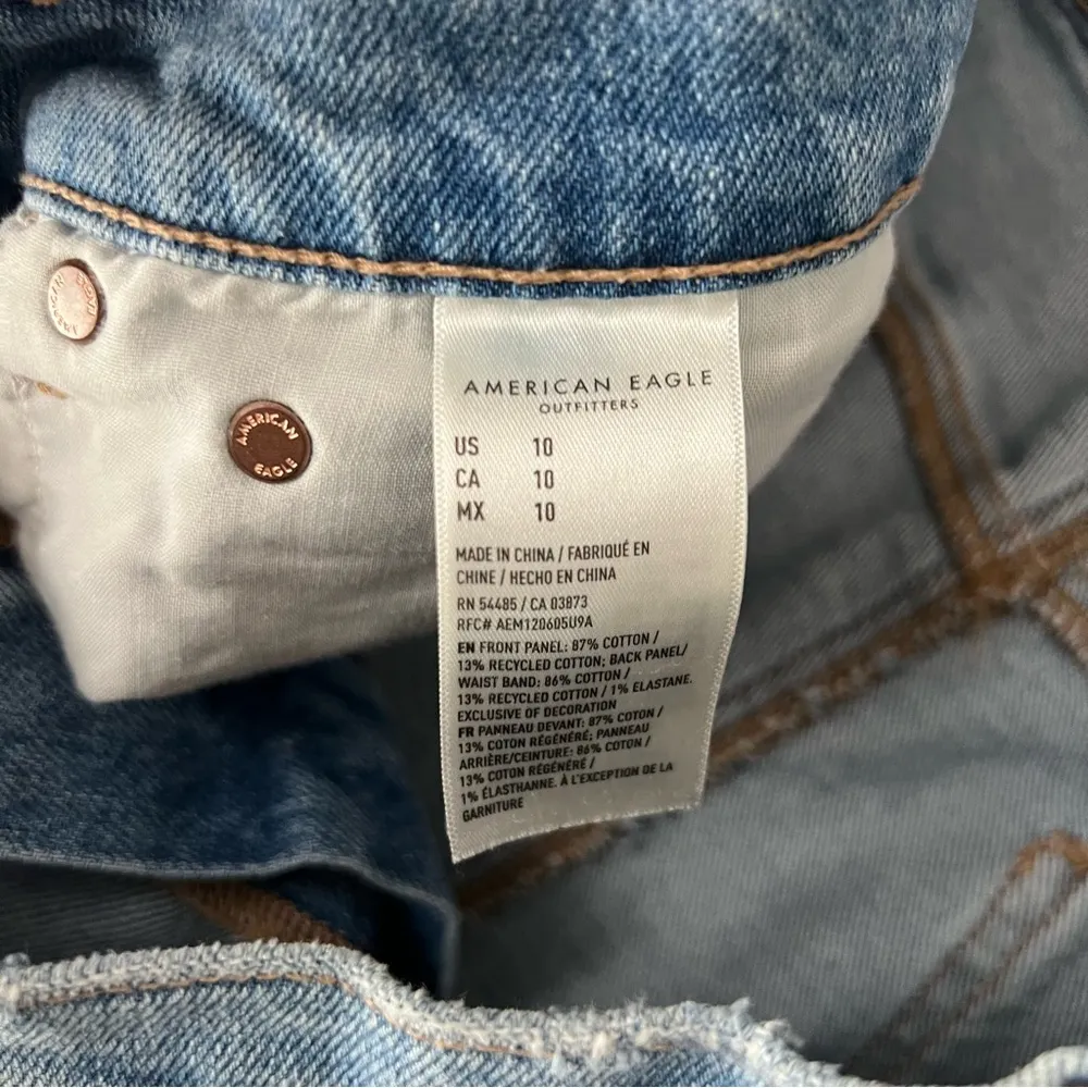 American Eagle 100% Cotton Light Wash Ripped Distressed Denim Relaxed Short - Image 10