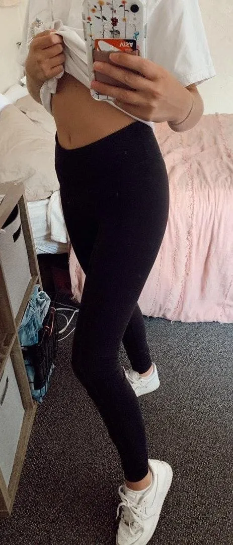 Lululemon Leggings 28” - Image 2