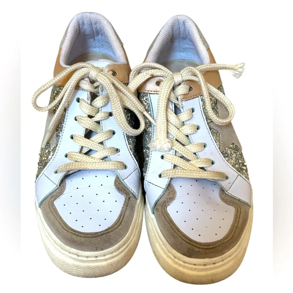 Pink Lily Silver Taupe Star Sneaker Shoe Glam Glitter Size 8 - Image 2