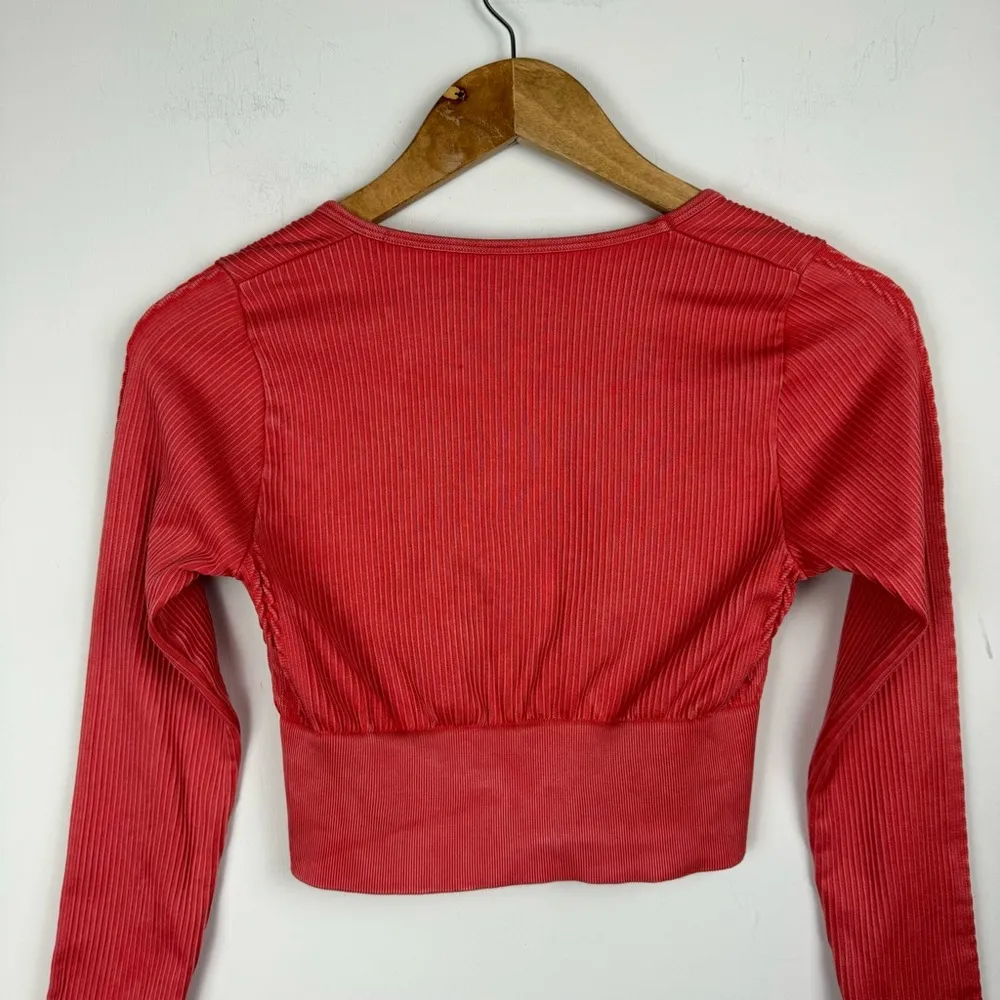 Aerie Offline Big Chill Seamless Long Sleeve T-Shirt Crop Top Sz Small Coral - Image 13