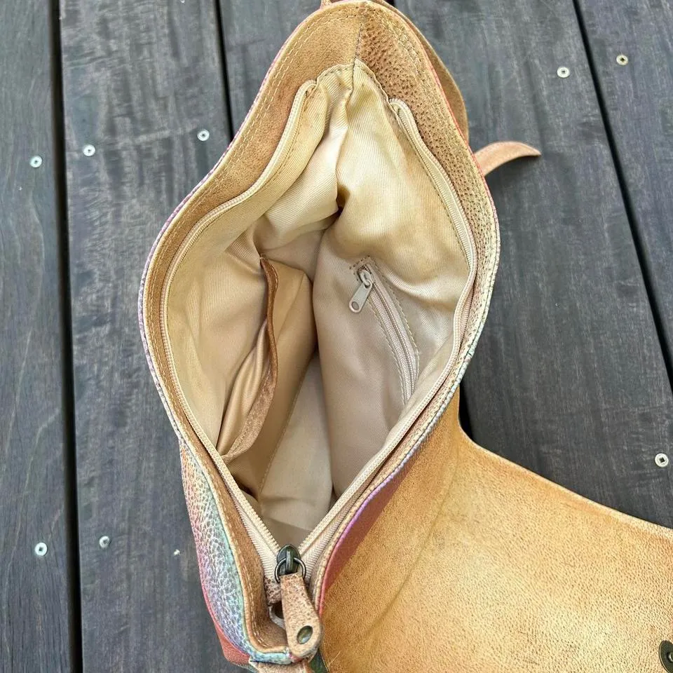 VTG Painted-Look Leather Crossbody Purse Shoulder Bag w/ Butterflies and Floral - Image 5