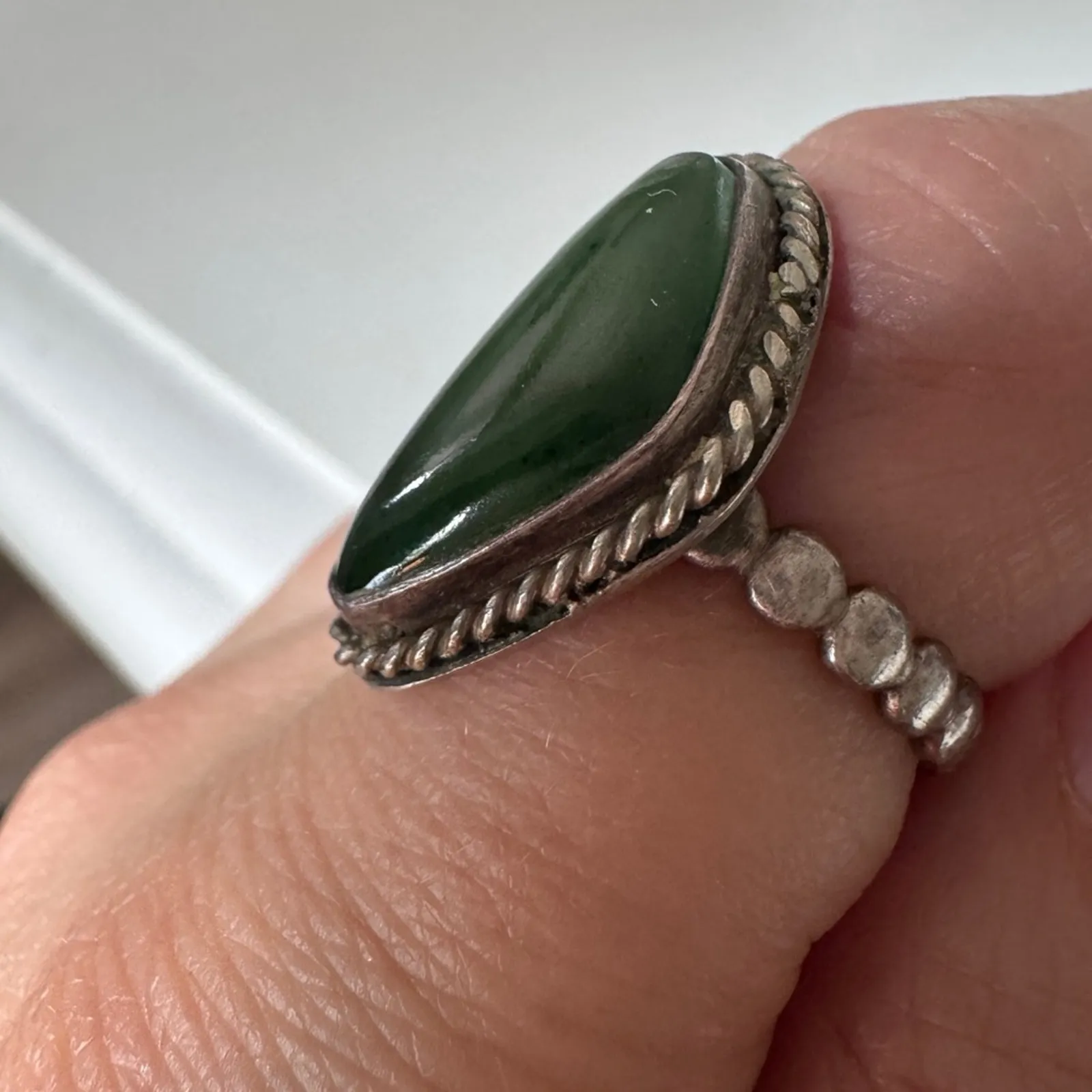 Vintage Green Jade Sterling Silver Southwestern Style Ring Womens 7.5 Estate - Image 2
