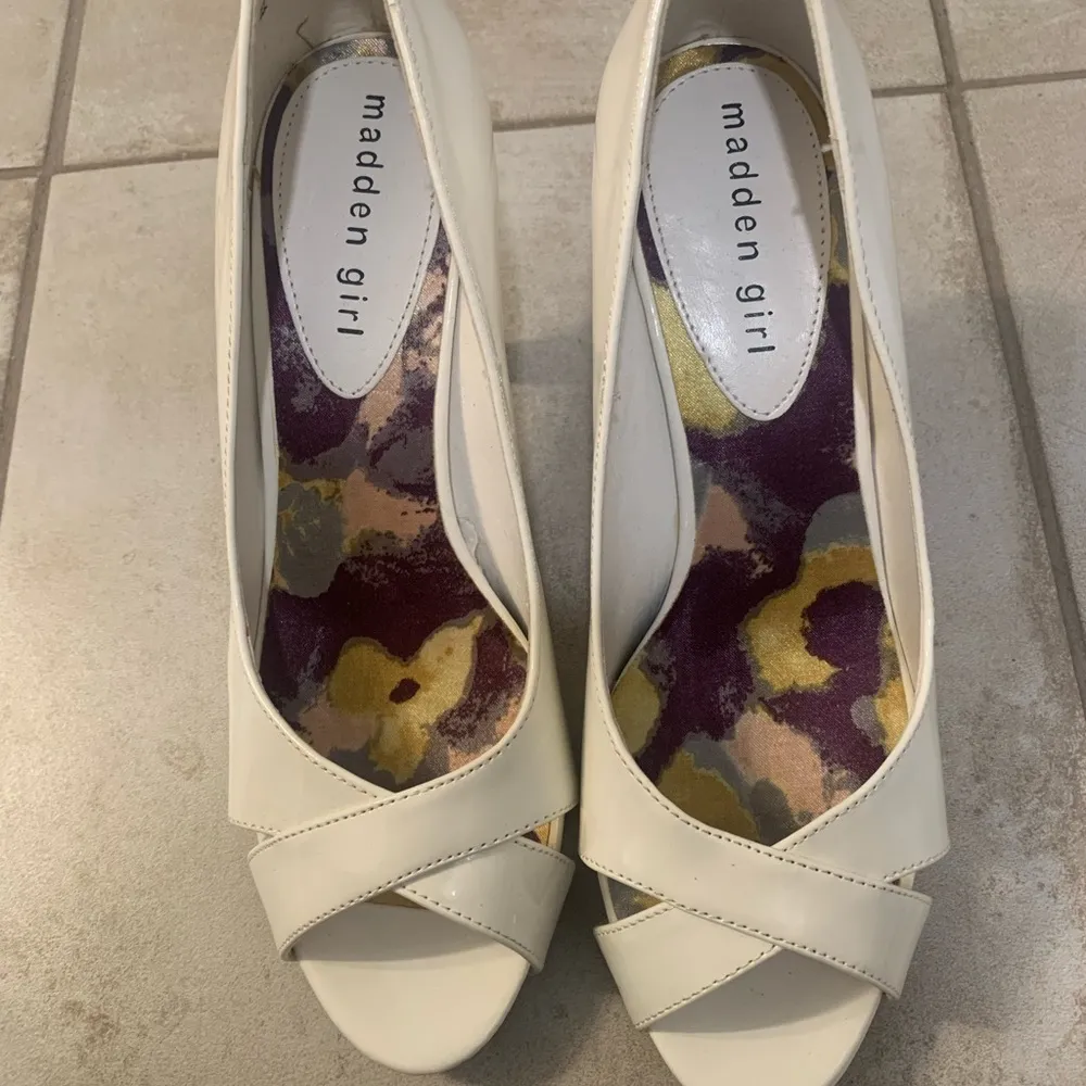 Madden Girl | White heels size 8.5 - Image 7