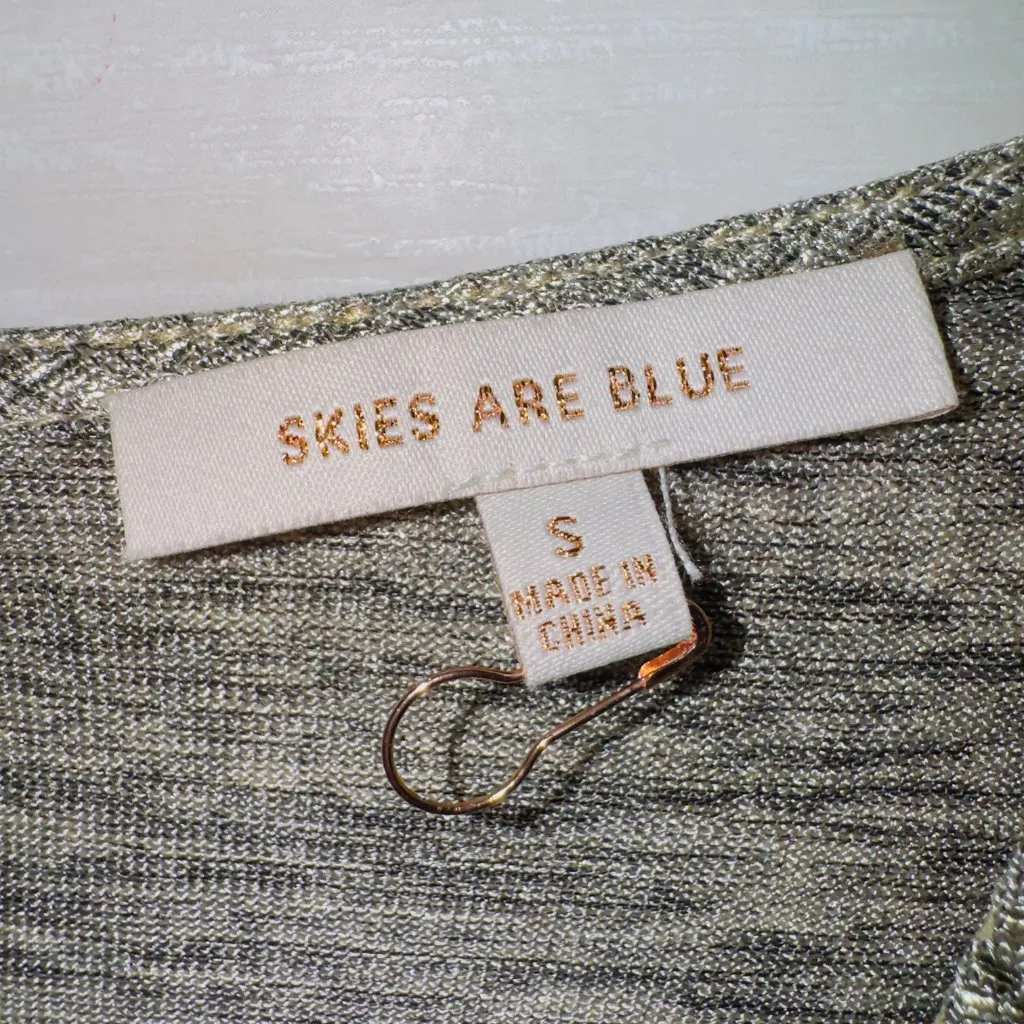 Skies Are Blue Women's Size Small Gold Shimmer Long Sleeve Faux Wrap Dress - Image 4